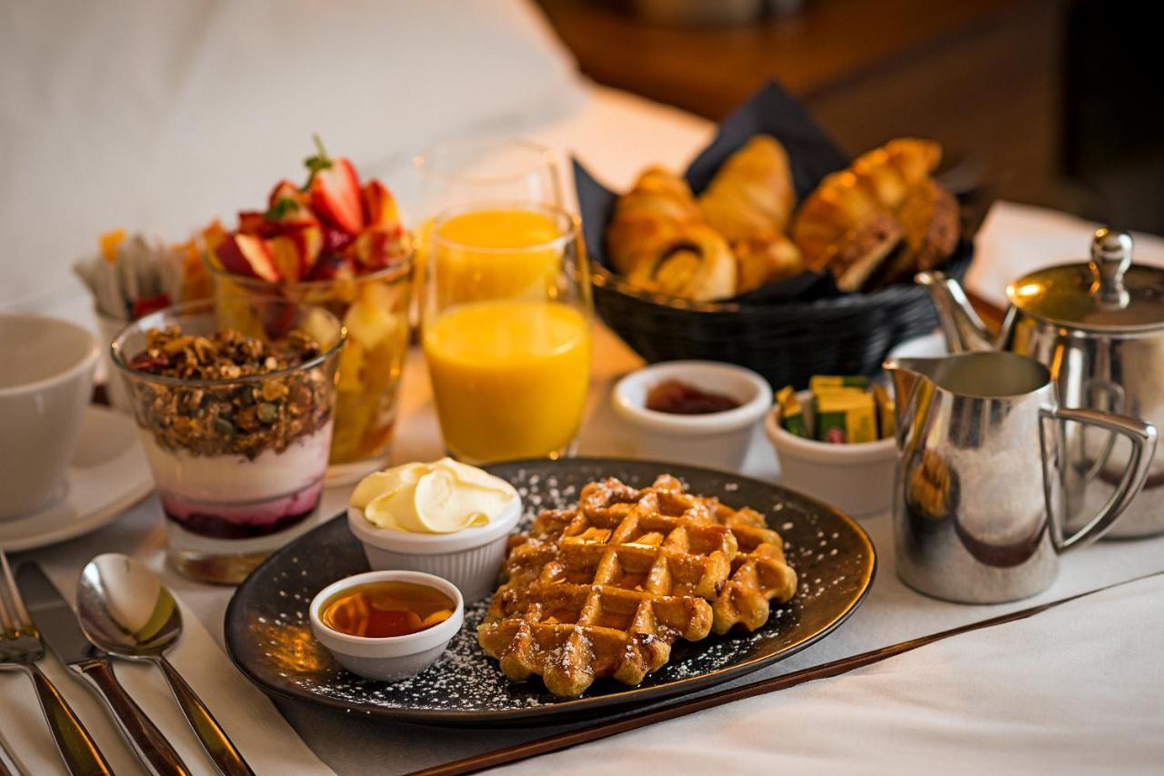 The Savoy Hotel Limerick Junction 외부 사진 A breakfast at the hotel