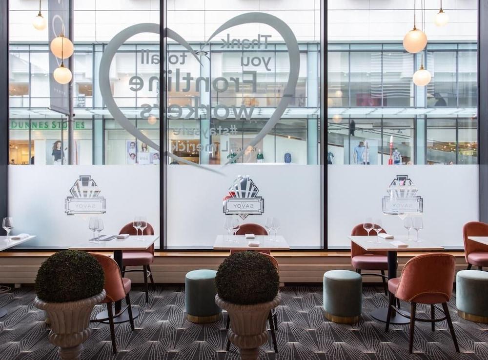 The Savoy Hotel Limerick Junction 외부 사진 The interior of the restaurant