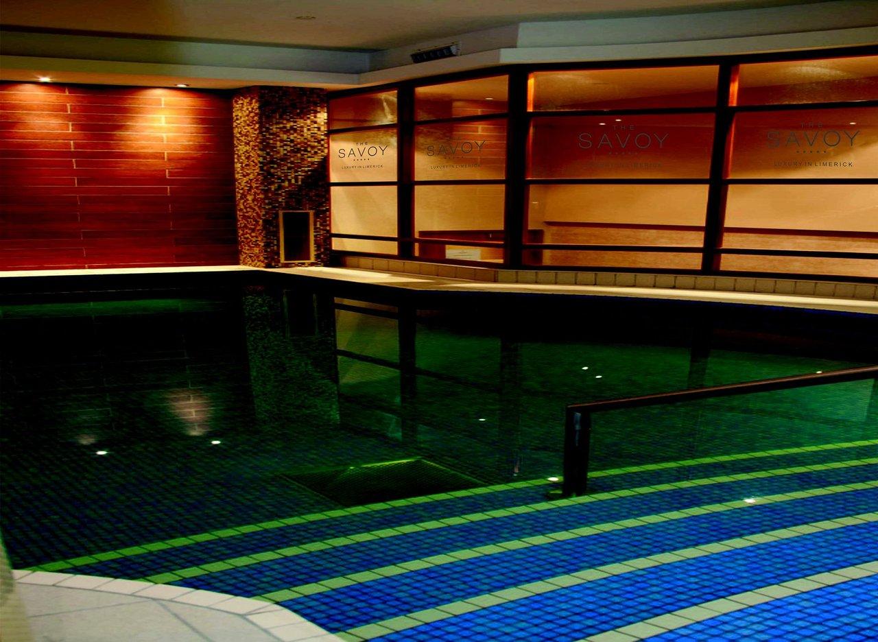 The Savoy Hotel Limerick Junction 외부 사진 The pool at the hotel