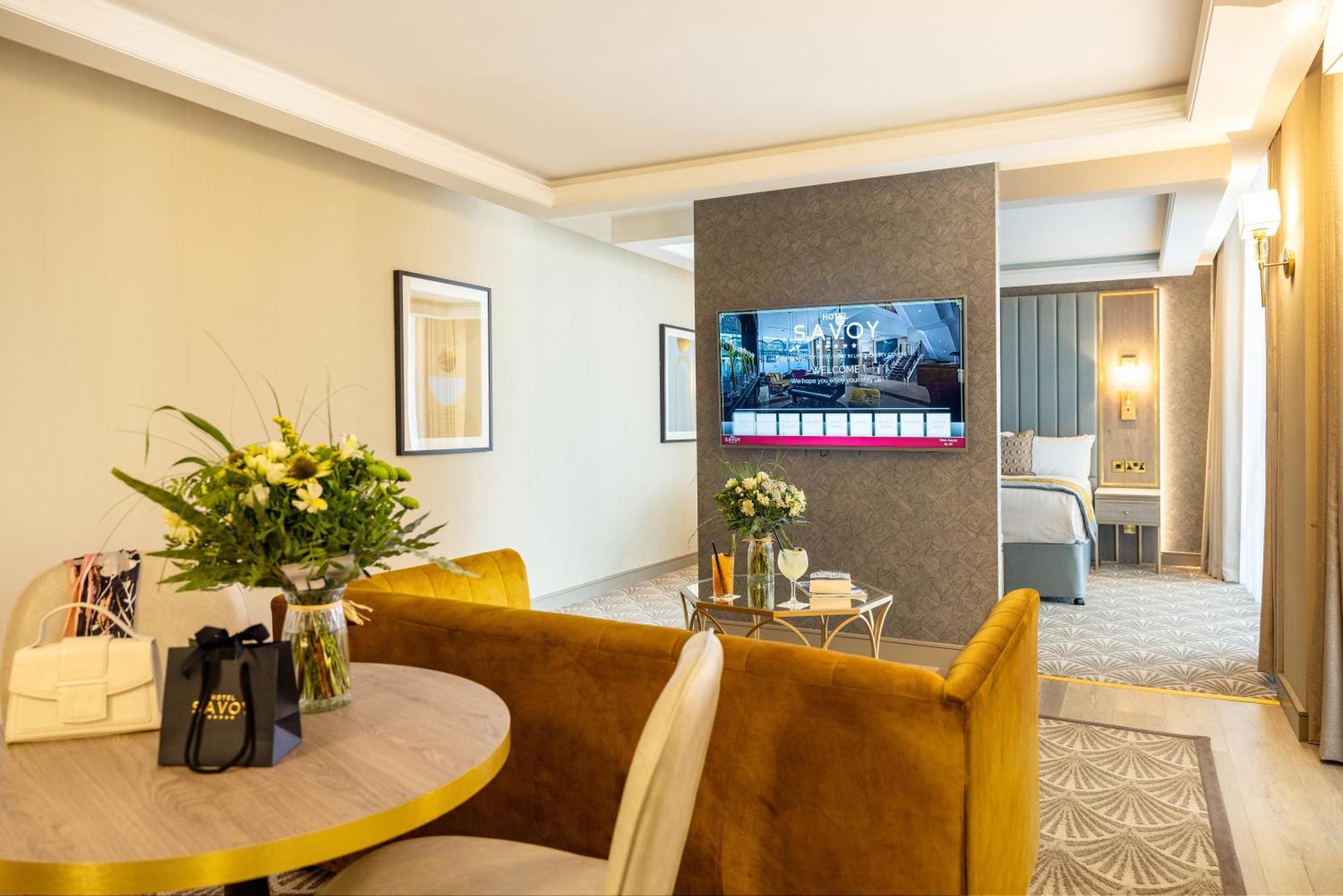 The Savoy Hotel Limerick Junction 외부 사진 A suite at the hotel